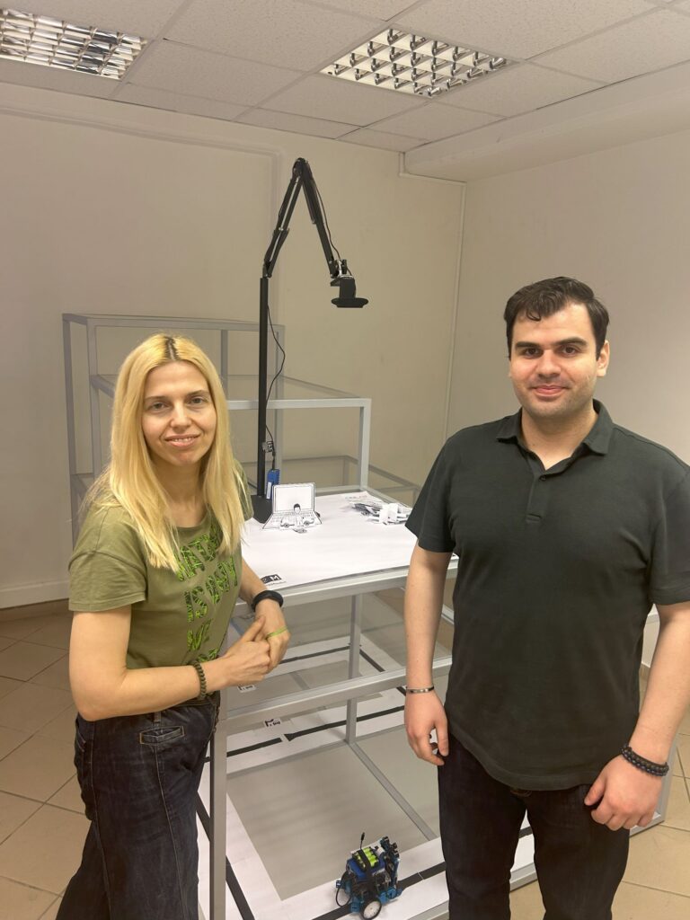 Take a virtual tour of our lab!