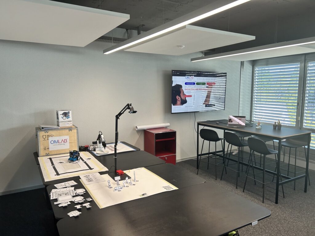 Take a virtual tour of our lab!