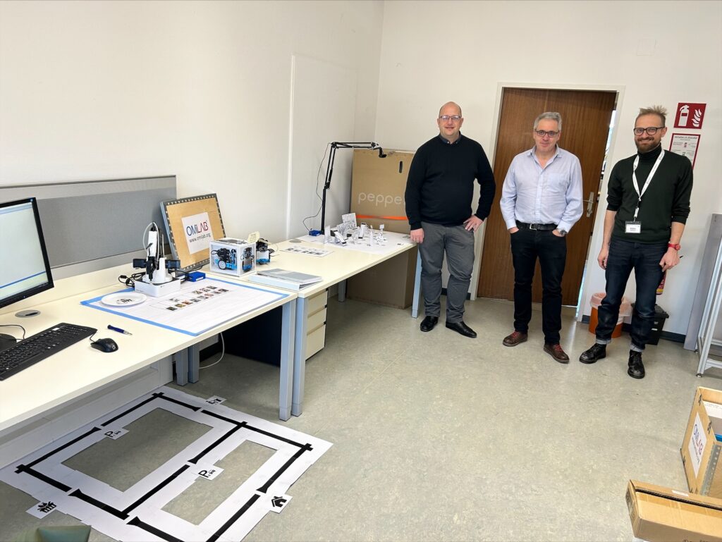 Take a virtual tour of our lab!