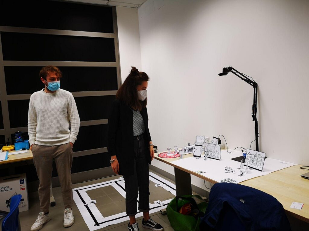 Have a virtual tour of our lab!