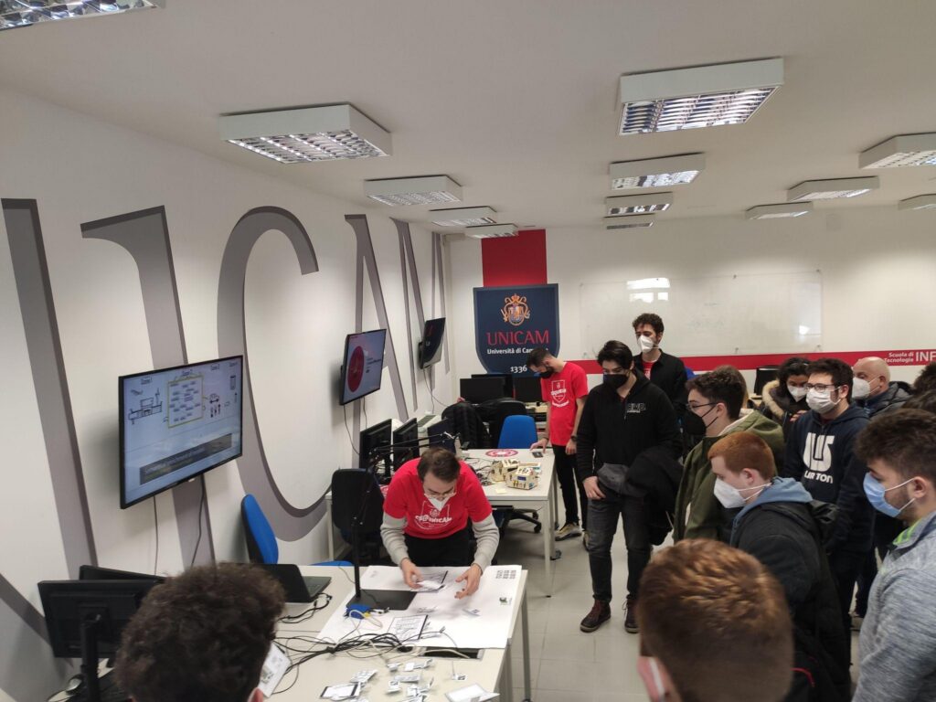 Have a virtual tour of our lab!