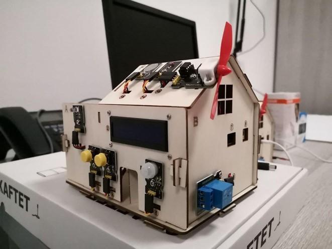 Have a virtual tour of our lab!