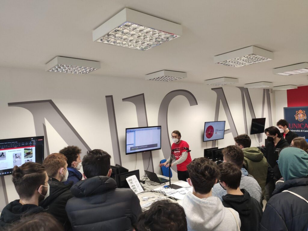 Have a virtual tour of our lab!