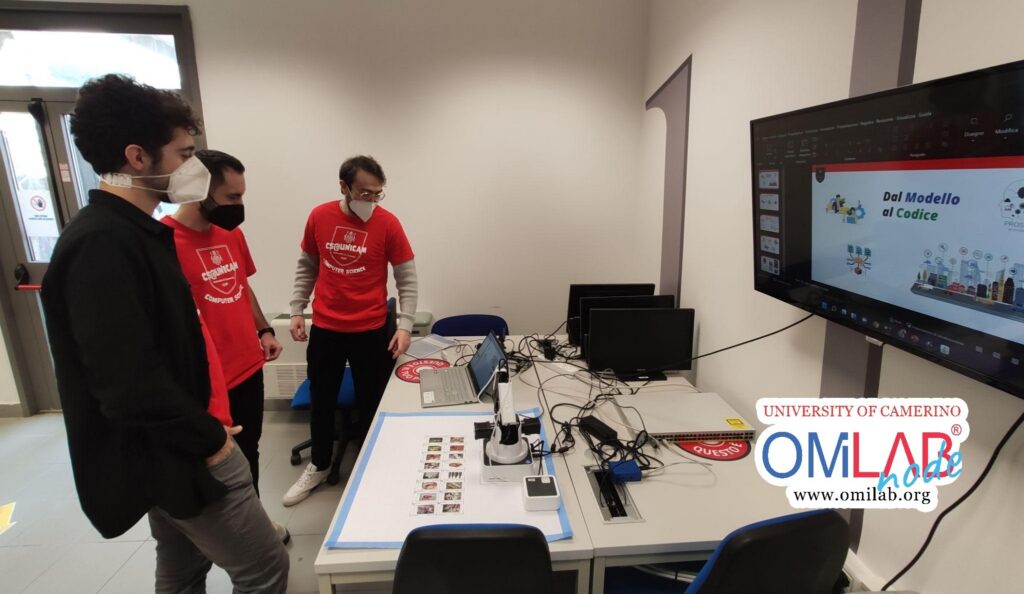 Have a virtual tour of our lab!