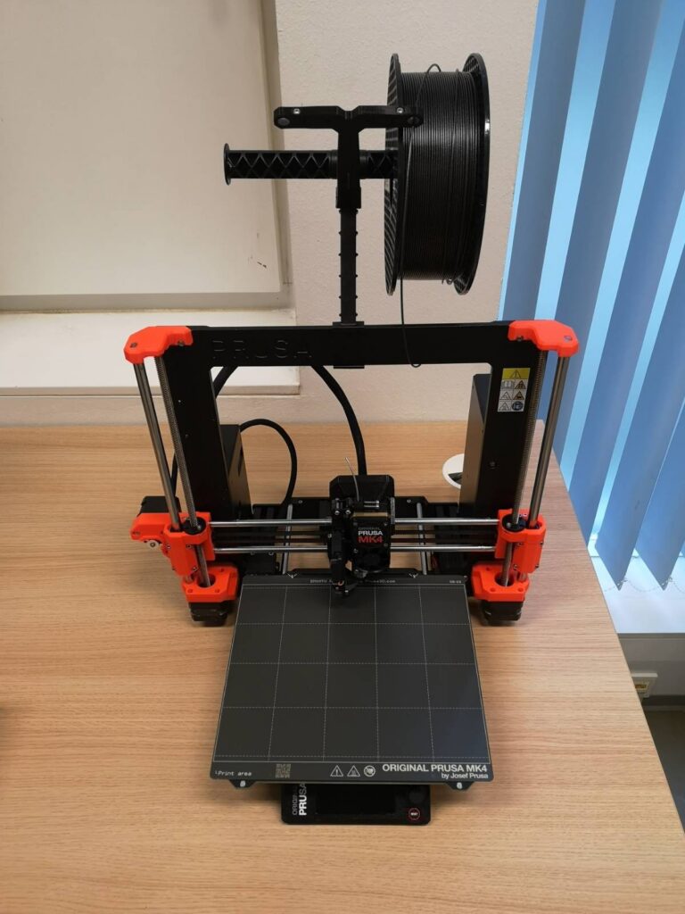 Take a virtual tour of our lab!