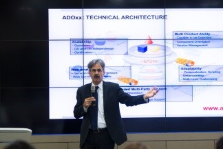 Have a virtual look at the OMiLAB!