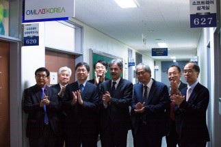 Have a virtual look at the OMiLAB!