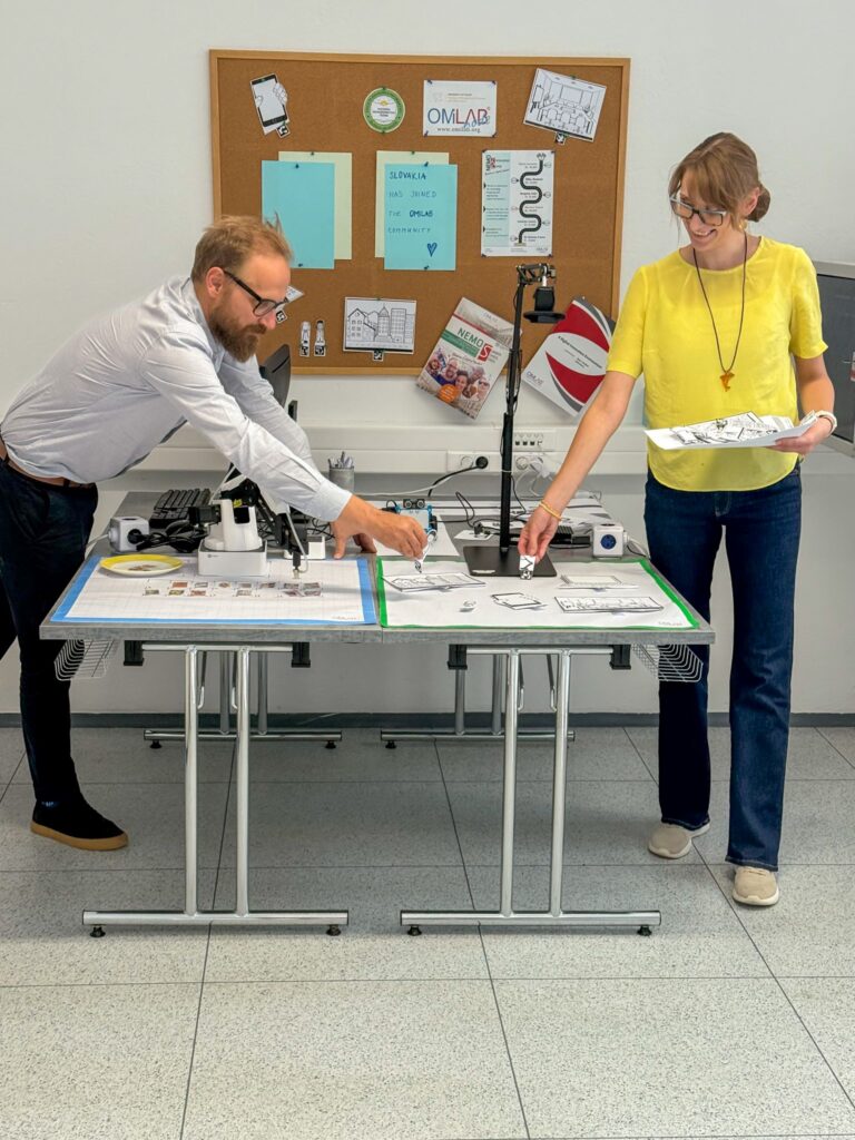 Take a virtual tour of our lab!