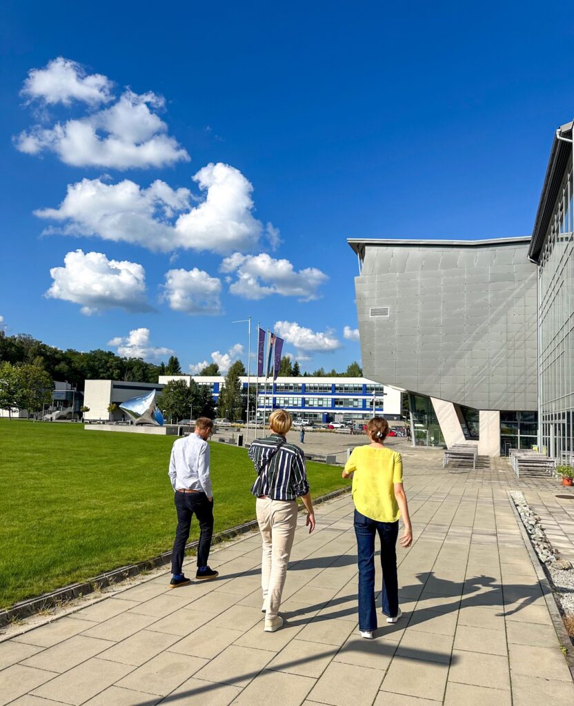 Take a virtual tour of our lab!