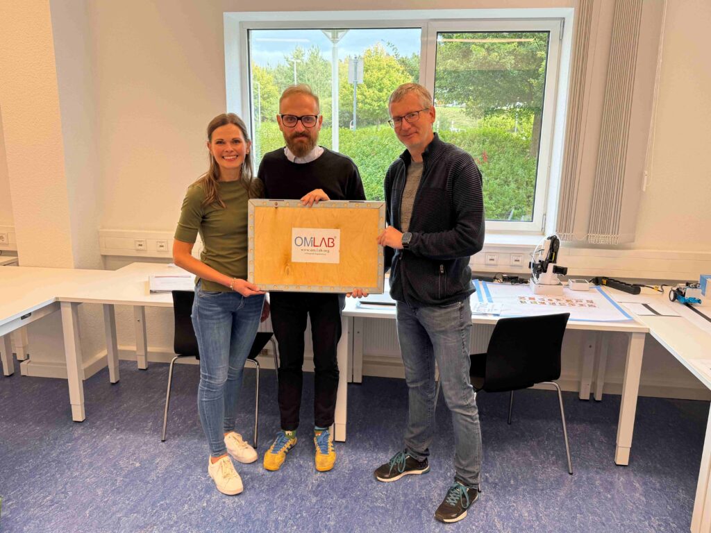 Take a virtual tour of our lab!