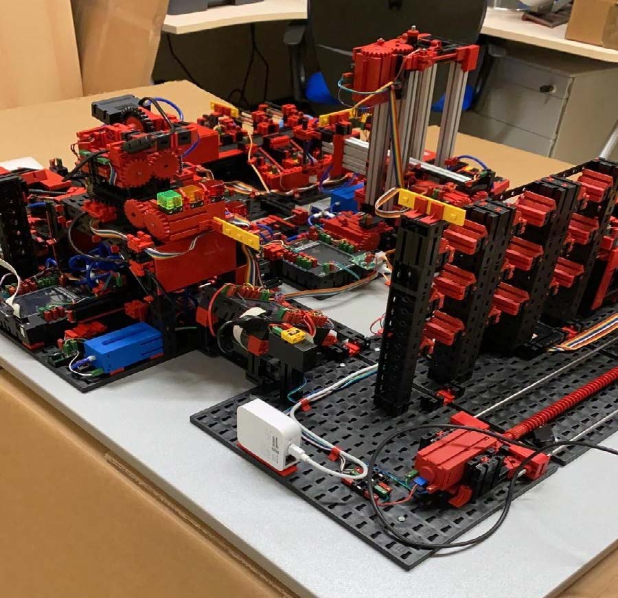 Take a virtual tour of our lab!