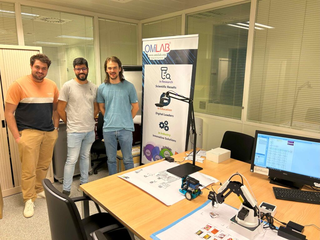 Take a virtual tour of our lab!