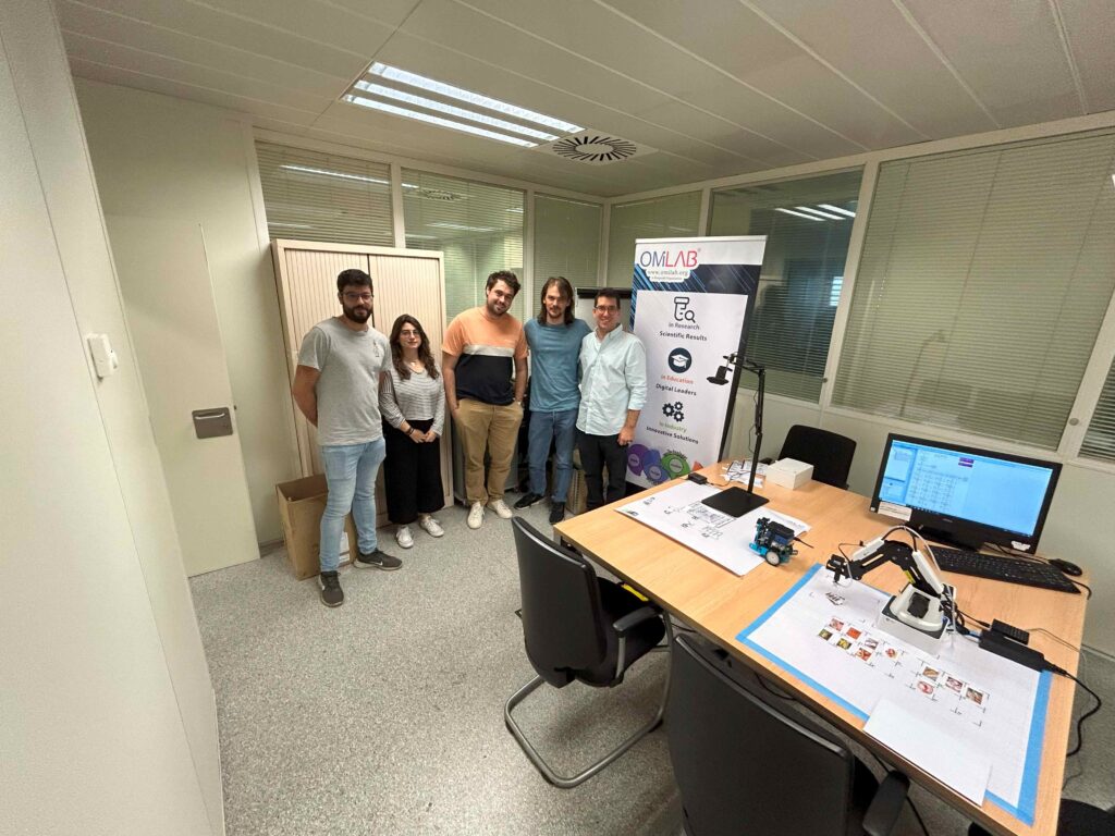 Take a virtual tour of our lab!