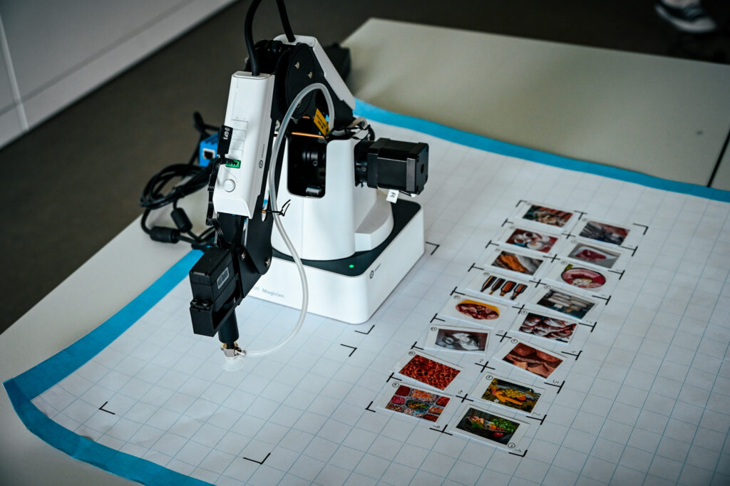 CPS Device: Dobot Magician