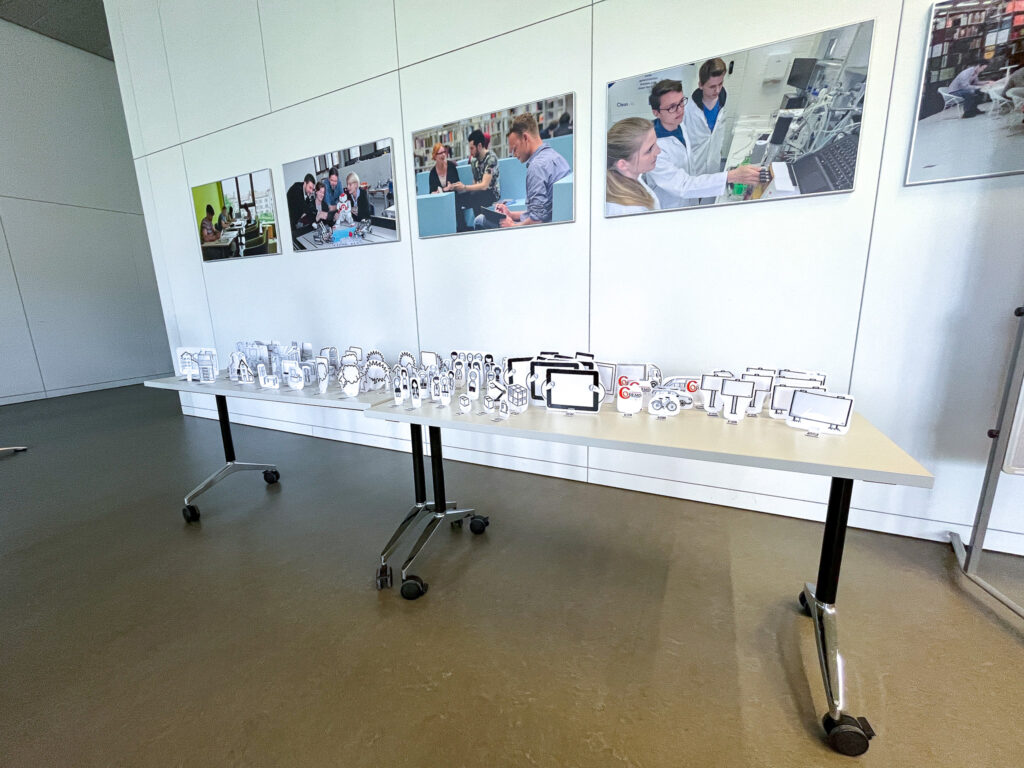 Take a virtual tour of our lab!