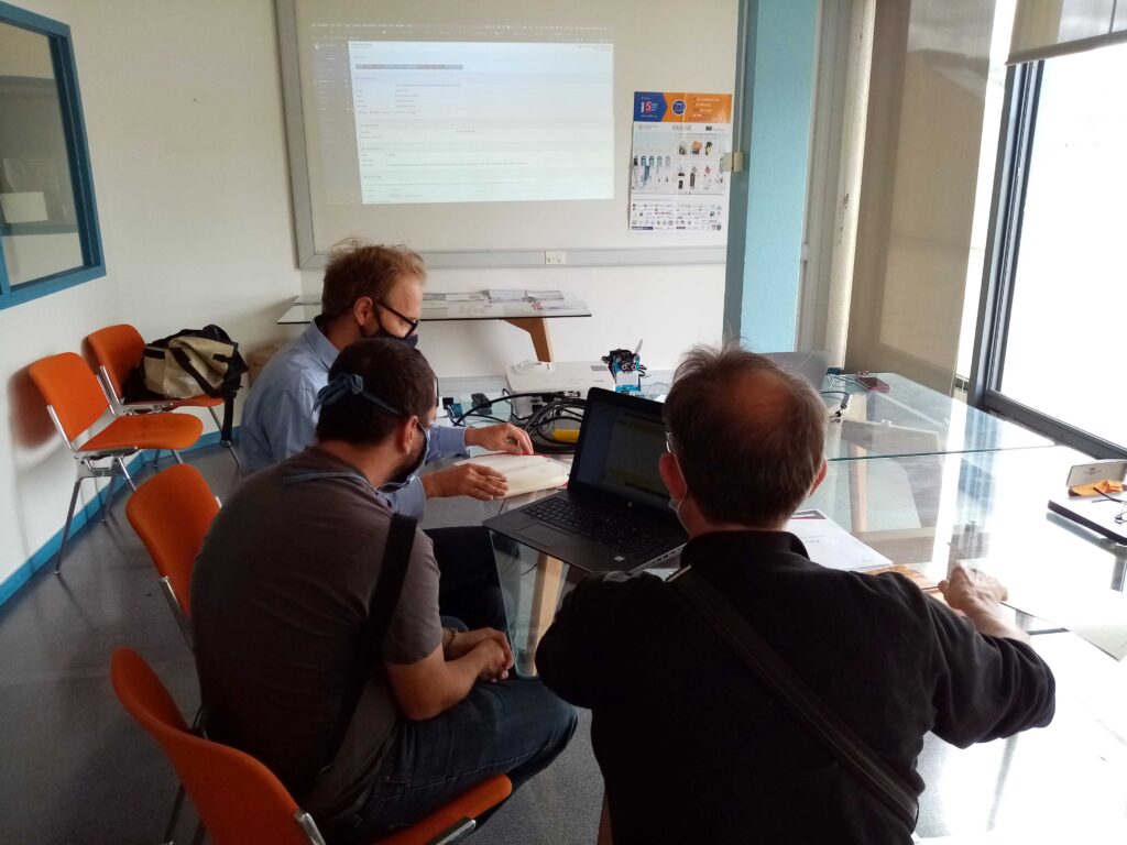 Take a virtual tour of our lab!