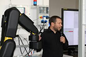 Take a virtual tour of our lab!